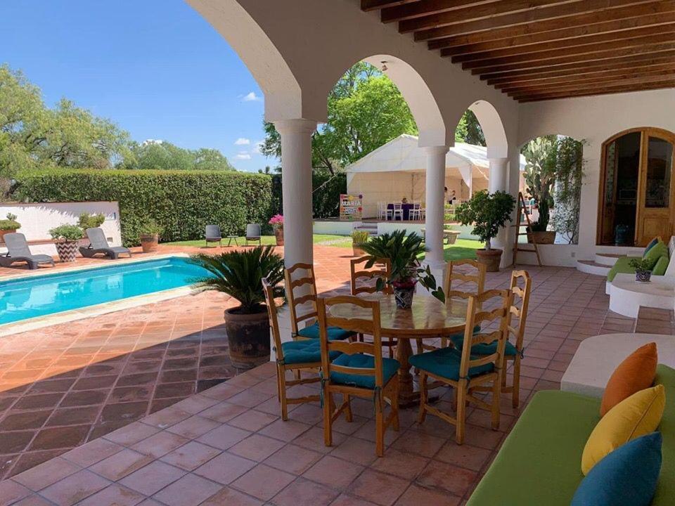 La Casona De Los Colibries El Pueblito  エクステリア 写真